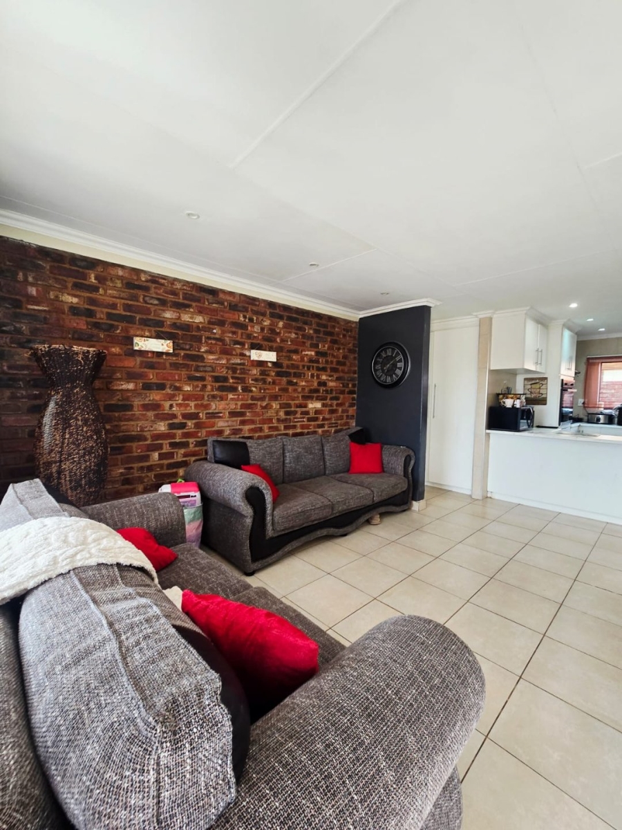 2 Bedroom Property for Sale in La Hoff North West